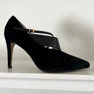 Reiss suede black pump